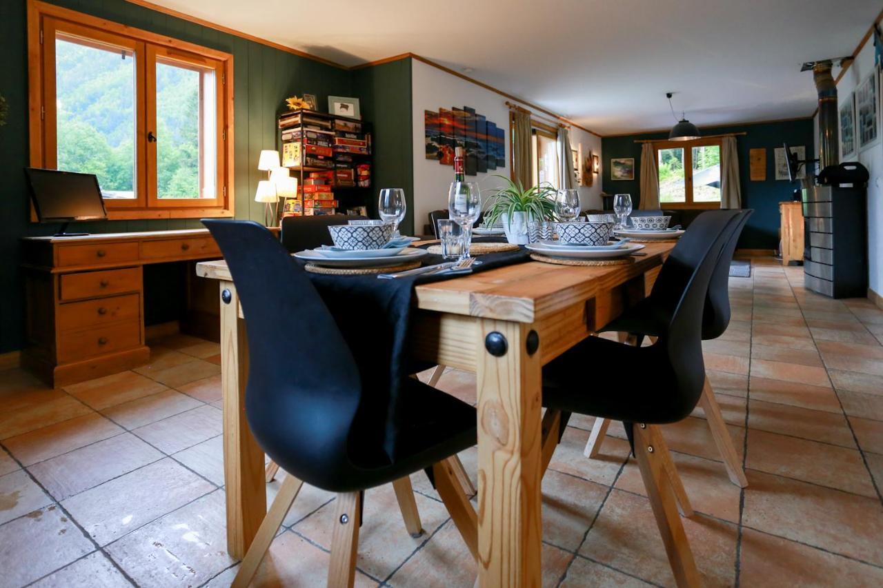 Chamonix Large Chalet, Sleeps 12, 200M2, 5 Bedroom, 4 Bathroom, Garden, Jacuzzi, Sauna Eksteriør bilde