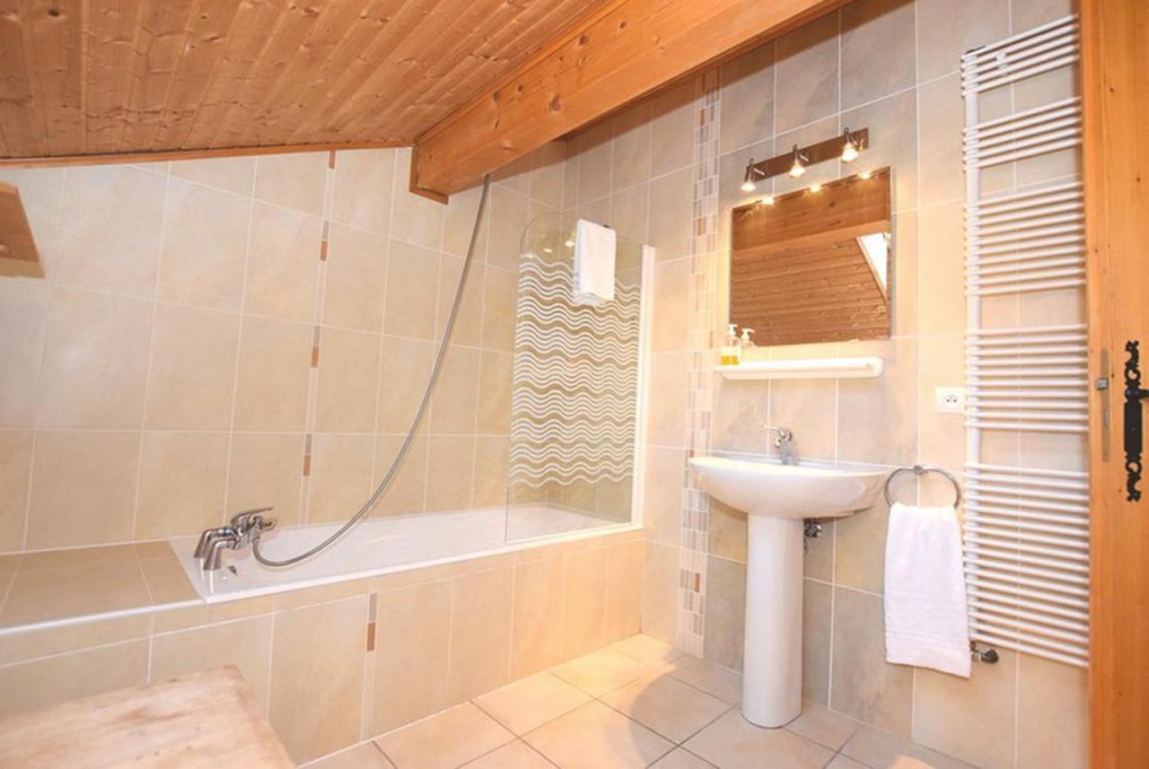 Chamonix Large Chalet, Sleeps 12, 200M2, 5 Bedroom, 4 Bathroom, Garden, Jacuzzi, Sauna Eksteriør bilde